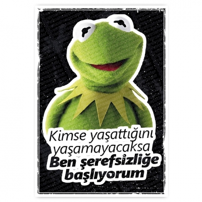 KİMSE YAŞATTIĞINI YAŞAMAYACAKSA BEN ŞEREFSİZLİĞE BAŞLIYORUM Ahşap Retro Poster